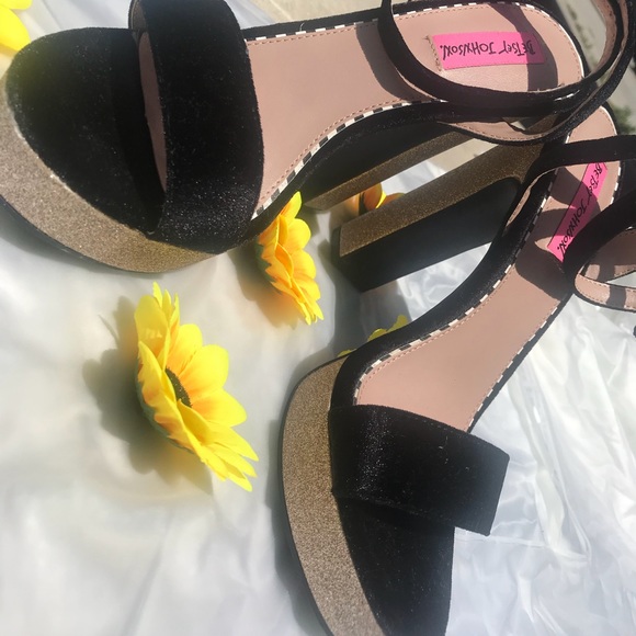 Betsey Johnson heels - Picture 5 of 5